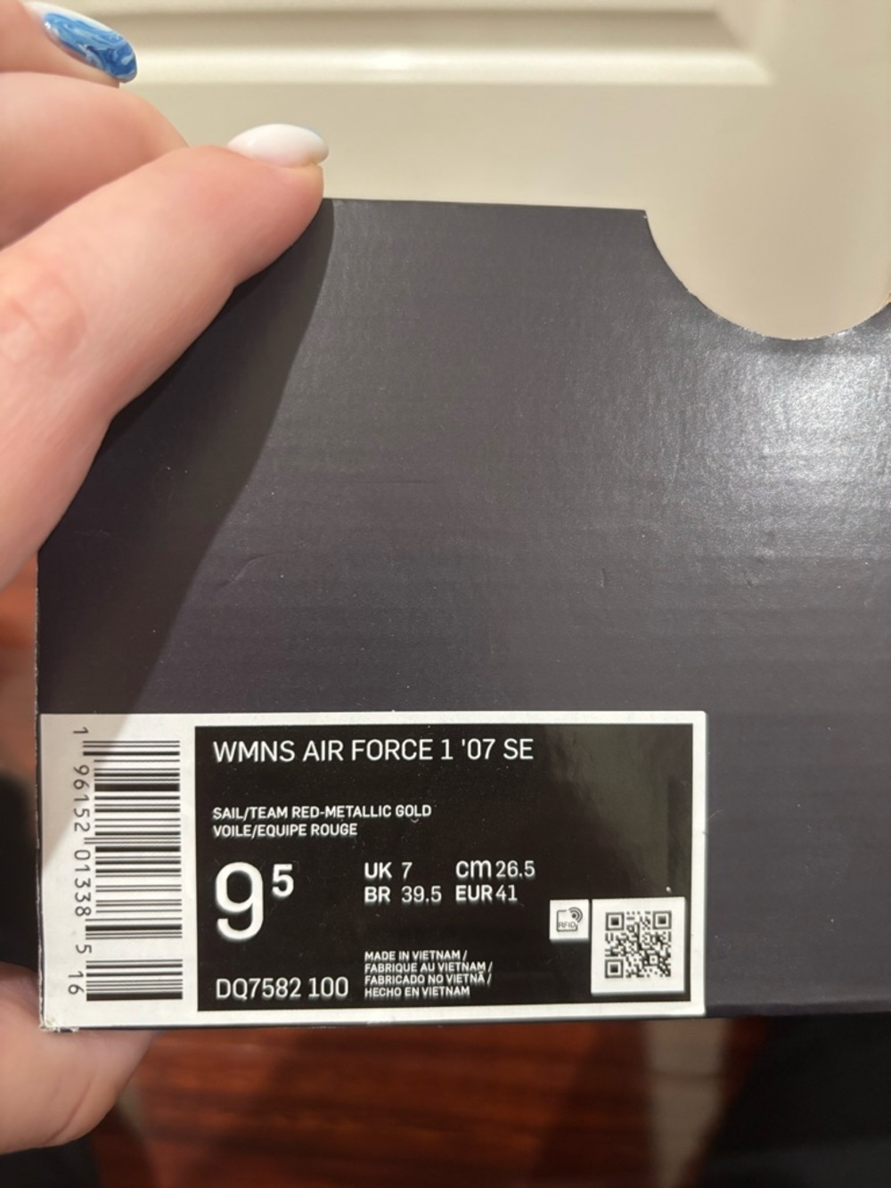 Nike White and Burgundy Low-Top Sneakers Air Force 1 - Picture 8 of 8